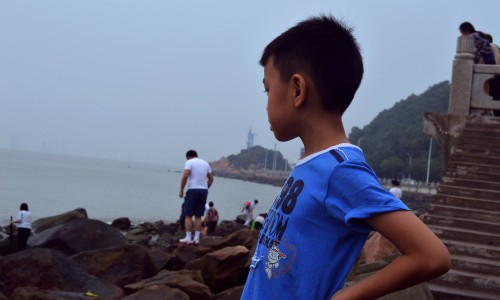 孩子脸上长疣怎么回事-孩子脸上皮肤有点发白怎么回事啊网-分享孩子脸上白一块一块的怎么回事，孩子脸上皮肤一块白一块白的怎么回事知识库
